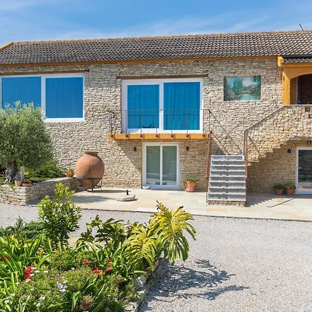 Apartamento Kochab By Lovelystay